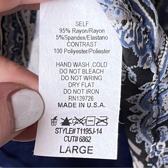 Honey Punch | Navy Blue Paisley Short Sleeve Pullover Blouse Top, Large - Picture 6 of 6